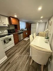 302 Browndale Crescent Bsm, Richmond Hill, On L4c 3j2