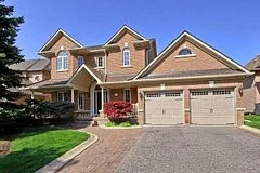 812 Foxcroft Boulevard, Newmarket, On L3x 1m8