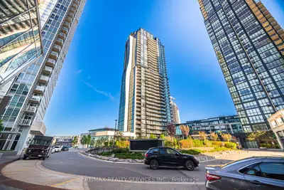 Condo Apartment in Vaughan