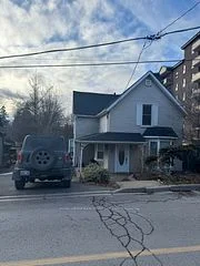 96 Gurnett Street Main, Aurora, ON L4G 1P6