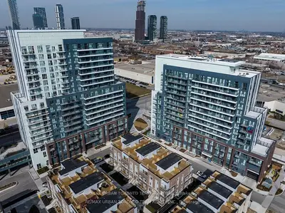 Condo Townhouse in Vaughan