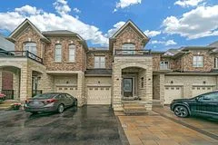 Att/Row/Townhouse in East Gwillimbury