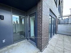 185 Deerfield Road 015, Newmarket, ON L3Y 0G7