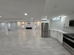932 Schaeffer Outlook, Newmarket, On L3x 1v9