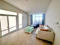 10 Gatineau Drive 311W, Vaughan, ON L4J 0L2