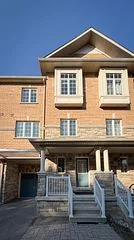 Condo Townhouse in Richmond Hill