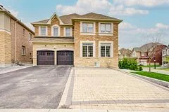 982 Wilbur Pipher Circle, Newmarket, ON L3X 0B8