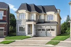 61 Milky Way Drive, Richmond Hill, ON L4C 4M9