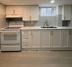 70 Marlin Court B, Newmarket, On L3y 2w8