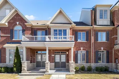Att/Row/Townhouse in Vaughan