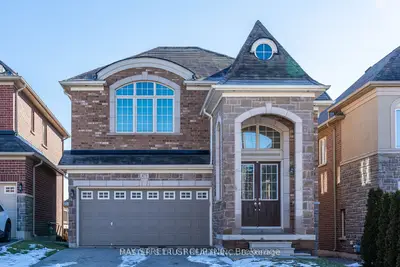 471 Kwapis Boulevard, Newmarket, On L3x 3k5