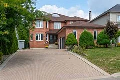 182 Oxford Street, Richmond Hill, ON L4C 4L7