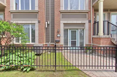 Condo Townhouse in Aurora