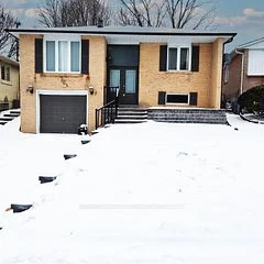 104 Armitage Drive Main, Newmarket, ON L3Y 5L7