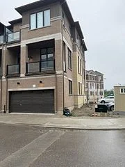 2 Kahshe Lane, Richmond Hill, On L4s 1n4