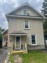 324 Andrew Street Upper, Newmarket, ON L3Y 1H3