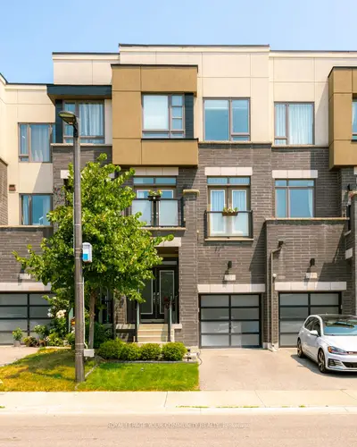 Att/Row/Townhouse in Markham