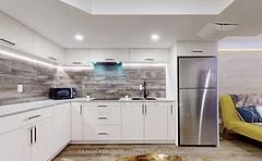 83 Banbrooke Crescent, Newmarket, ON L3X 2W9