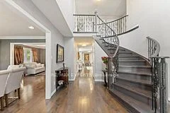 286 Kirby Crescent, Newmarket, ON L3X 1H4