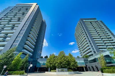 Condo Apartment in Richmond Hill