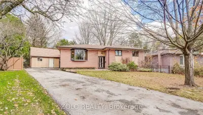 Detached in Aurora
