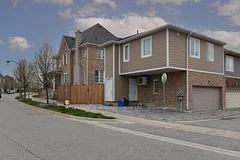 107 Lawrence Pilkington Avenue, Markham, On L5b 0y6