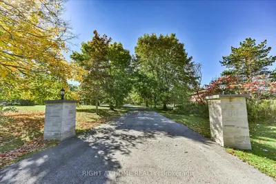 18 Mccowan Lane, Whitchurch-stouffville, On L4a 4c1