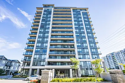Condo Apartment in Richmond Hill
