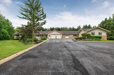 120 Lake Woods Drive, Whitchurch-stouffville, On L4a 1p1