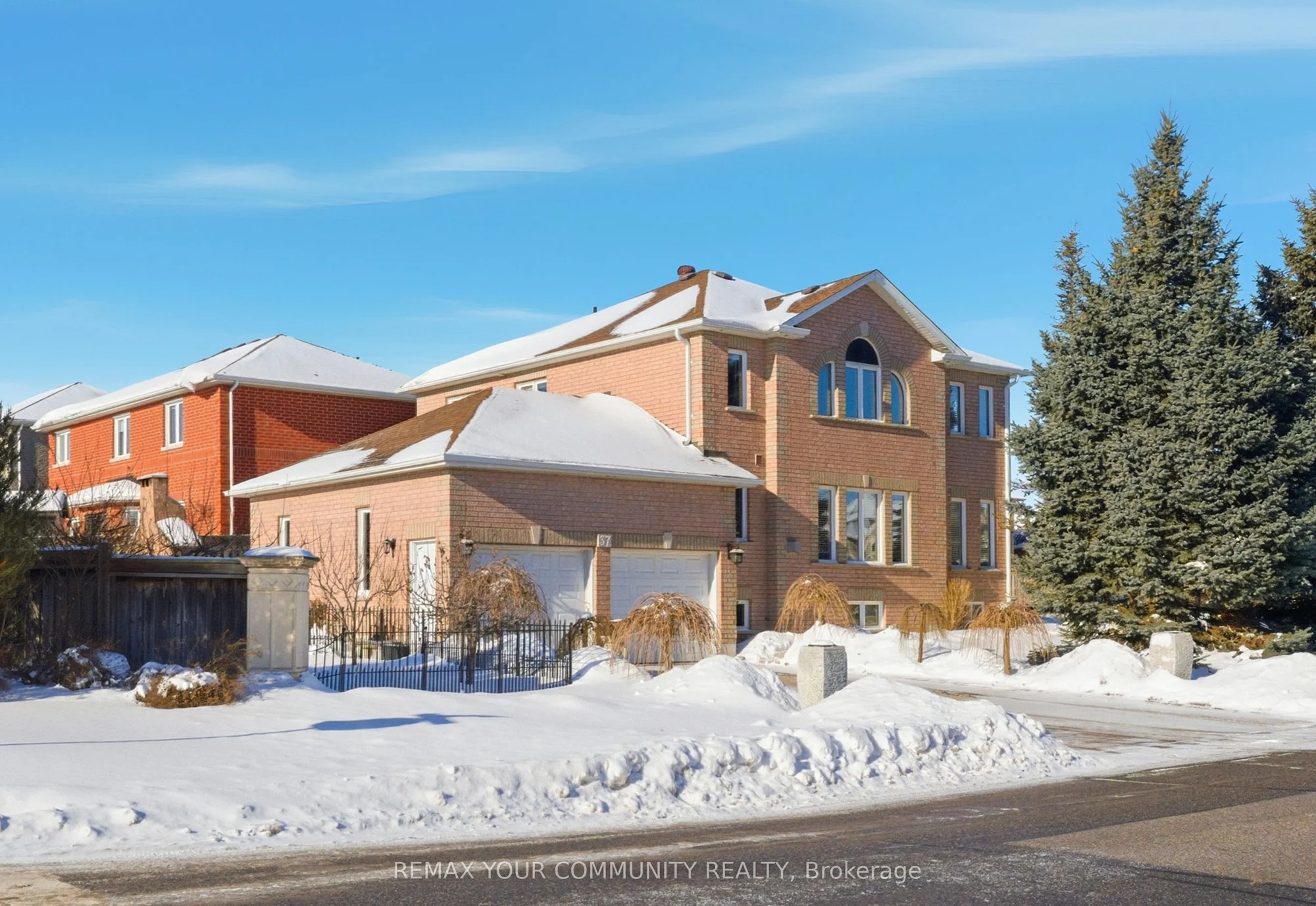 37 Saint Avenue, Bradford West Gwillimbury, On L3z 3e6