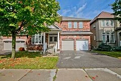 1015 Ralston Crescent, Newmarket, On L3x 3h8