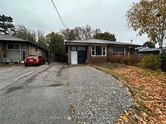 26 Walter Avenue Lower, Newmarket, ON L3Y 2T3