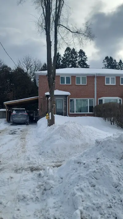 Semi-Detached in Aurora