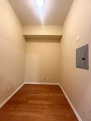 8 Maison Parc Court 118, Vaughan, ON L4J 0K5
