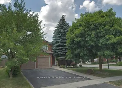 853 Firth Court Walk out Basement, Newmarket, ON L3Y 8H6