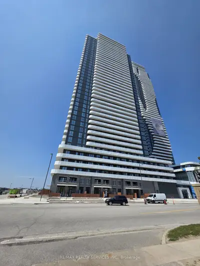 Condo Apartment in Vaughan