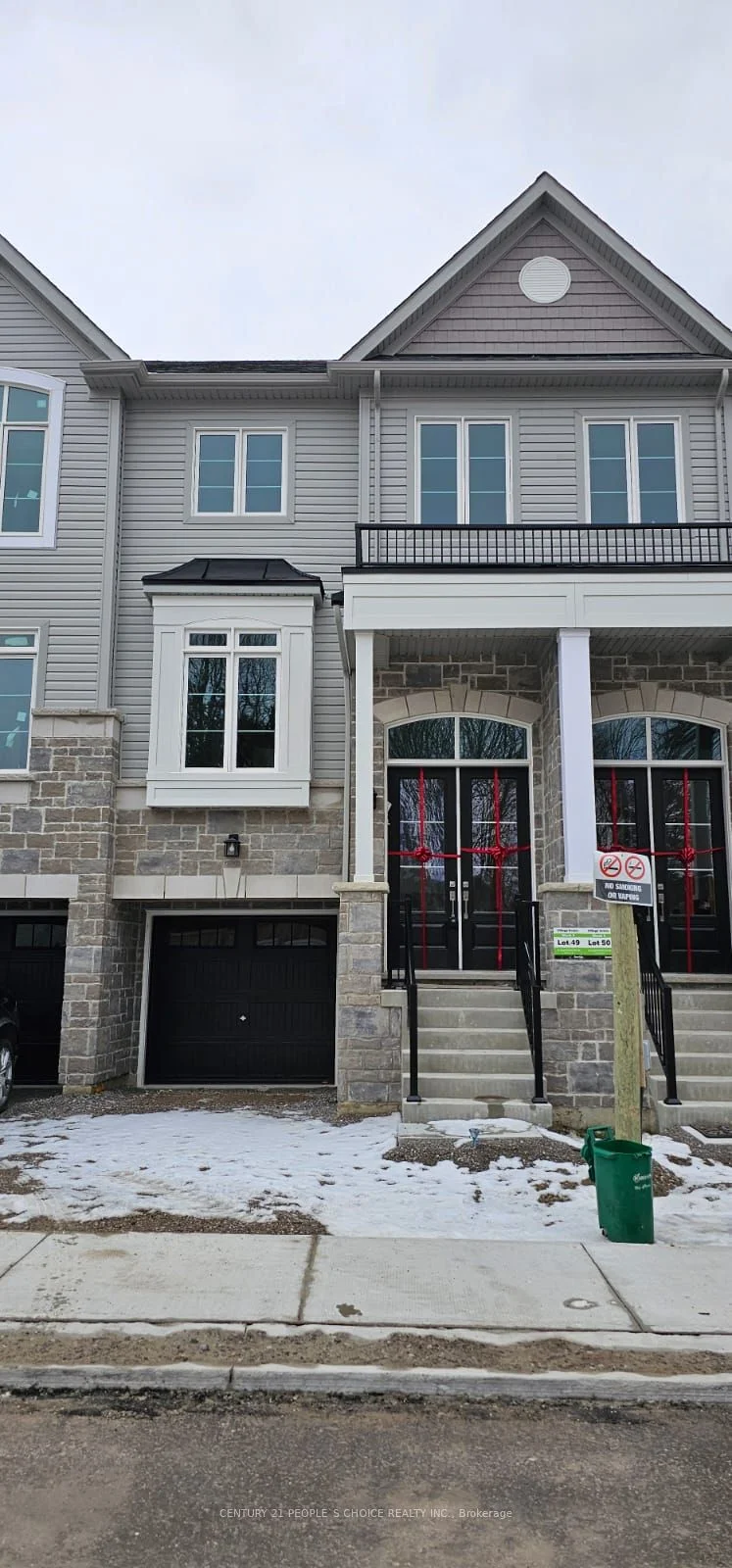 27 Lyall Stokes Circle, East Gwillimbury, On L0g 1m0