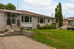 144 Willow Lane Main, Newmarket, ON L3Y 4J3