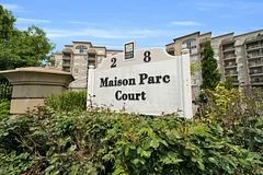 Condo Apartment in Vaughan