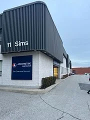 11 Sims Crescent 1, Richmond Hill, On L4b 1c9