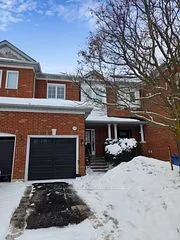 220 Denise Circle Main, Newmarket, ON L3X 2K2