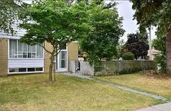 212 Beechy Drive, Richmond Hill, ON L4C 2X7