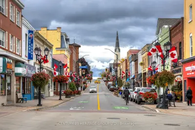 201 Main Street S 6, Newmarket, ON L3Y 3Y9