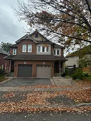 102 Woodroof Crescent, Aurora, ON L4G 7H3