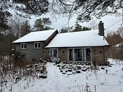 14178 Yonge Street, Aurora, ON L4G 0P5