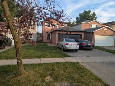 31 Bingham Street A, Richmond Hill, ON L4C 8Y7