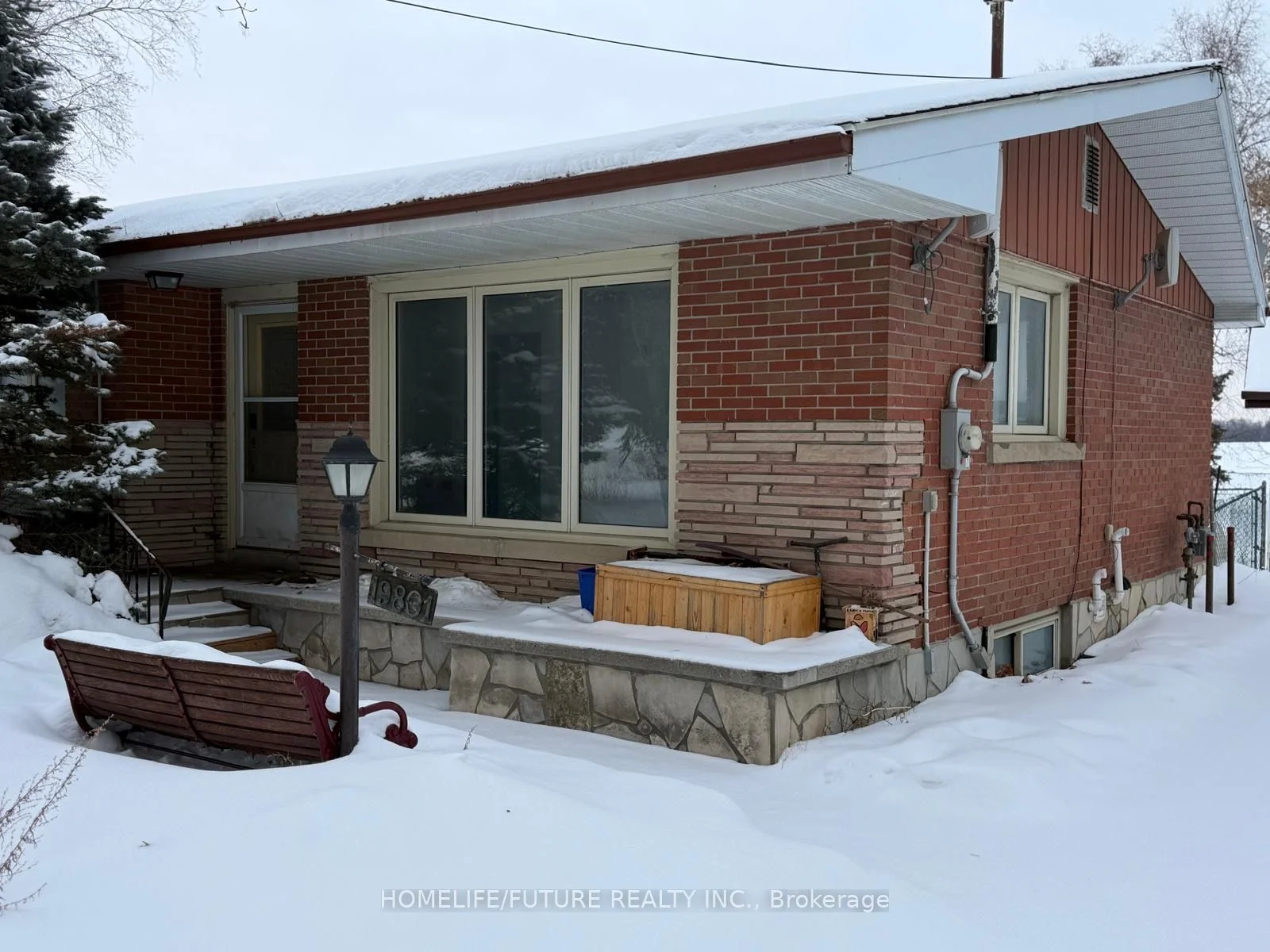 19801 Leslie Street Bsmt, East Gwillimbury, ON L7A 0W1