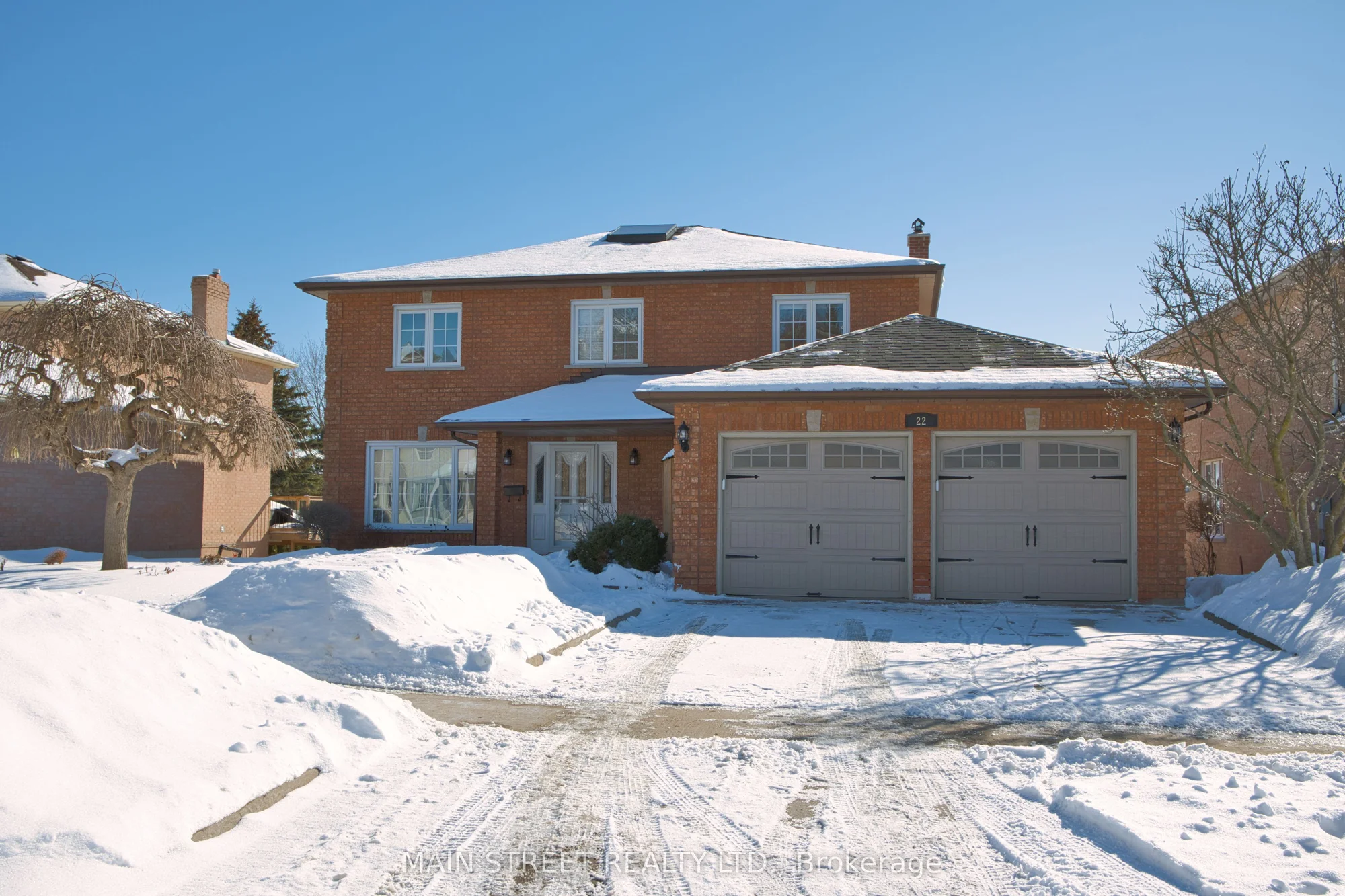 22 Royal Court, Bradford West Gwillimbury, ON L3Z 2P4