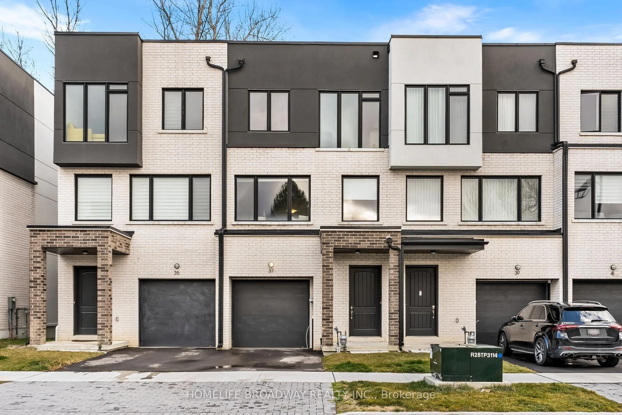 37 Persica Street, Richmond Hill, On L4e 2t3