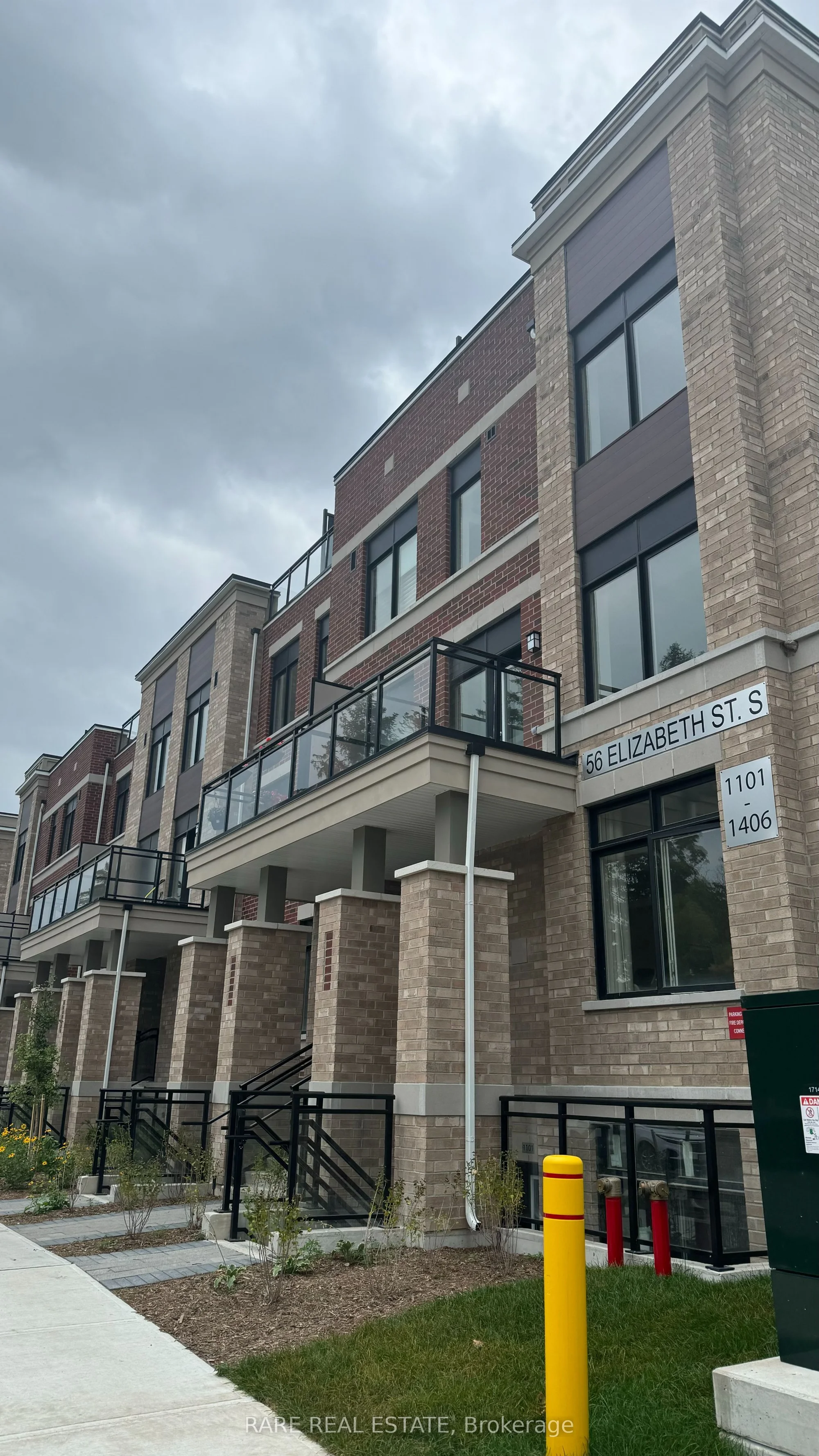 56 S Elizabeth Street S 1103, Richmond Hill, ON L4C 5W2
